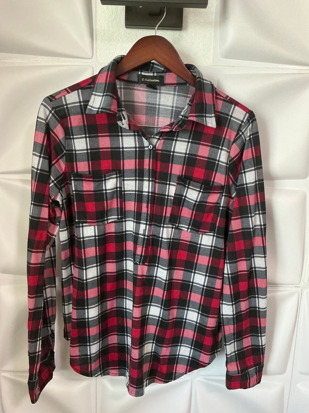 G Collection Red Black Plaid Long Sleeve Button Down Shirt Women's Size Medium